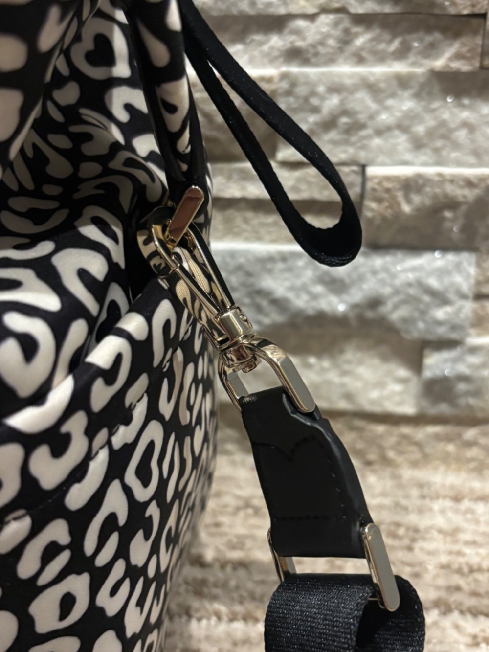 Kate Spade Leopard Heart Weekender Bag - Picture 8 of 14
